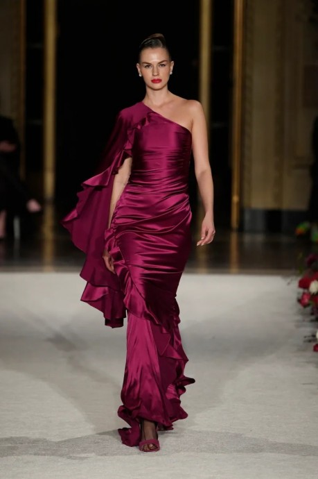 Коллекция Christian Siriano Ready-To-Wear Осень-Зима 2023 Коллекция Christian Siriano Ready-To-Wear Осень-Зима 2023