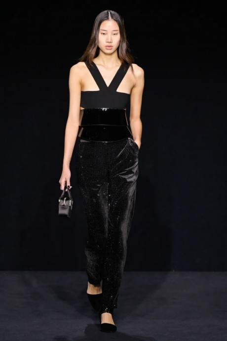 Коллекция Emporio Armani Ready-To-Wear Осень-Зима 2023