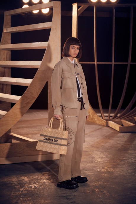 Коллекция Christian Dior Pre-Fall Осень-Зима 2022/2023