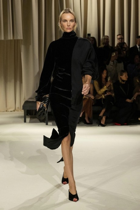Коллекция Schiaparelli Fall 2024 Ready-to-Wear