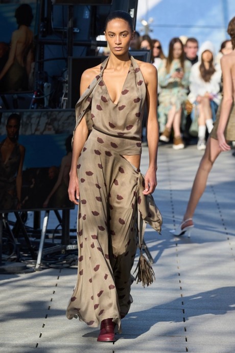 Коллекция Stella McCartney Fall 2024 Ready-to-Wear