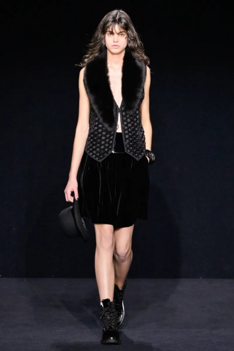 Коллекция Emporio Armani Ready-To-Wear Осень-Зима 2023 Коллекция Emporio Armani Ready-To-Wear Осень-Зима 2023