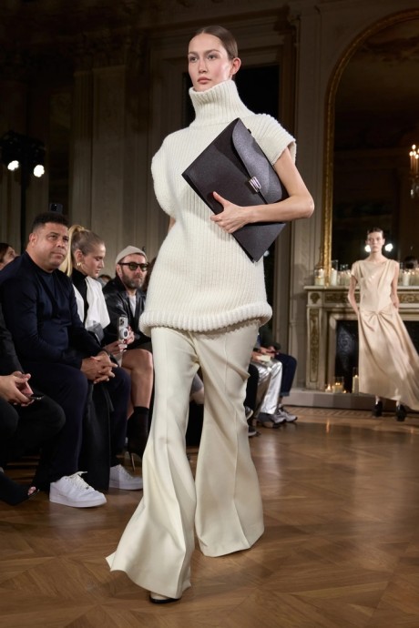 Обзор коллекции Victoria Beckham Fall 2024 Ready-to-Wear Обзор коллекции Victoria Beckham Fall 2024 Ready-to-Wear