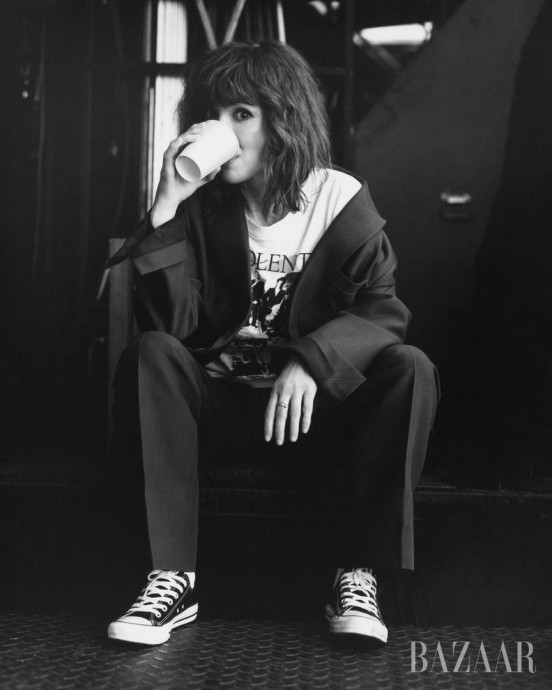 Вайнона Райдер (Winona Ryder) в фотосессии для журнала Harper’s Bazaar US (2022) Вайнона Райдер (Winona Ryder) в фотосессии для журнала Harper’s Bazaar US (2022)