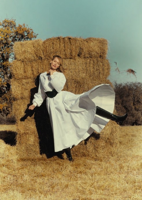 Эмбер Валлетта (Amber Valletta) в фотосессии для журнала Vogue UK (2024) Эмбер Валлетта (Amber Valletta) в фотосессии для журнала Vogue UK (2024)