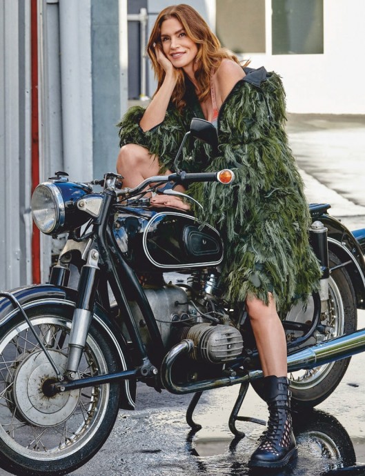 Супермодель Синди Кроуфорд (Cindy Crawford) объединилась с фотографом Ю Цаем (Yu Tsai) Супермодель Синди Кроуфорд (Cindy Crawford) объединилась с фотографом Ю Цаем (Yu Tsai)