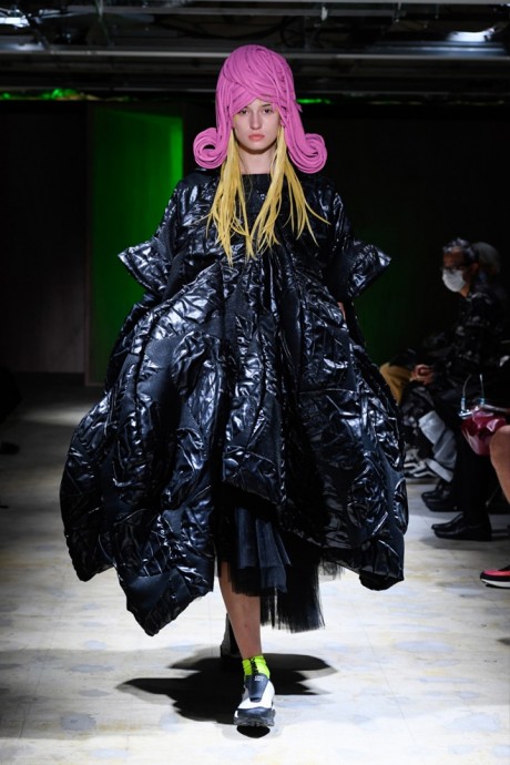 Коллекция Comme des Garçons Ready-To-Wear Весна-Лето 2022 Коллекция Comme des Garçons Ready-To-Wear Весна-Лето 2022