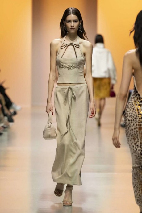 Коллекция Georges Hobeika Ready-To-Wear Весна-Лето 2025 Коллекция Georges Hobeika Ready-To-Wear Весна-Лето 2025
