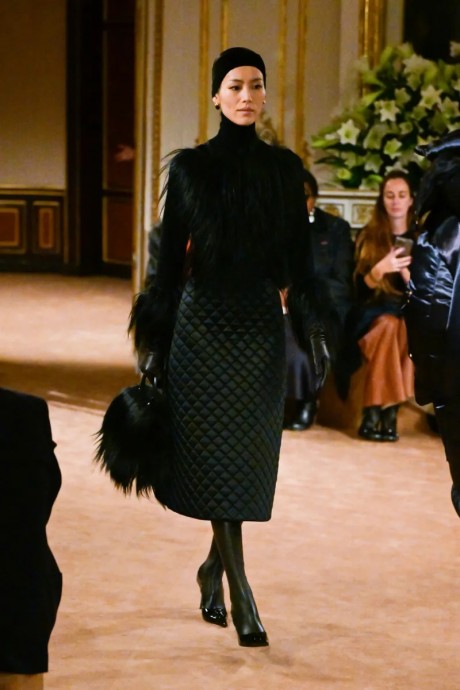 Коллекция Schiaparelli Ready-To-Wear Осень-Зима 2023-2024 Коллекция Schiaparelli Ready-To-Wear Осень-Зима 2023-2024