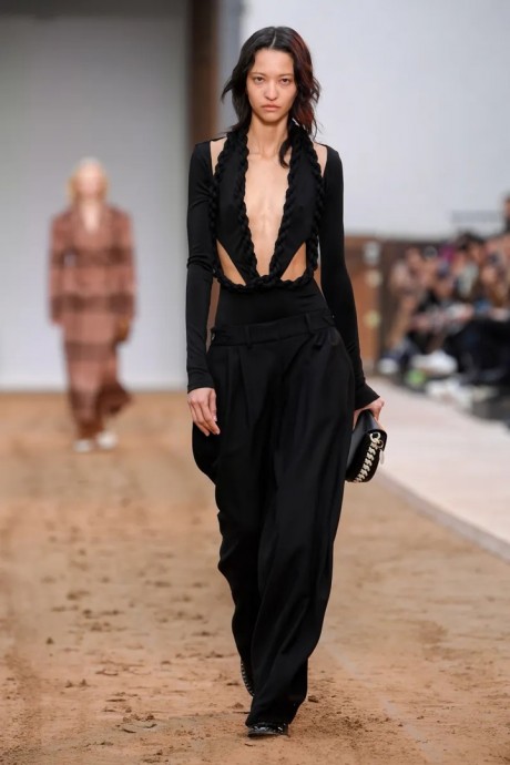 Коллекция Stella McCartney Ready-To-Wear Осень-Зима 2023-2024 Коллекция Stella McCartney Ready-To-Wear Осень-Зима 2023-2024