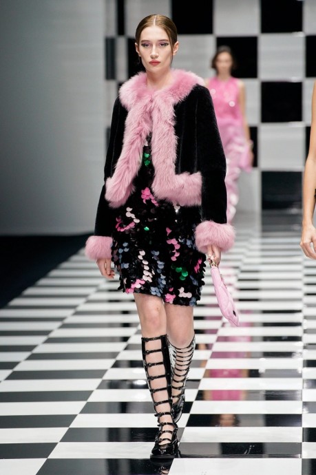 Коллекция Emporio Armani Ready-To-Wear Осень-Зима 2022/2023 Коллекция Emporio Armani Ready-To-Wear Осень-Зима 2022/2023