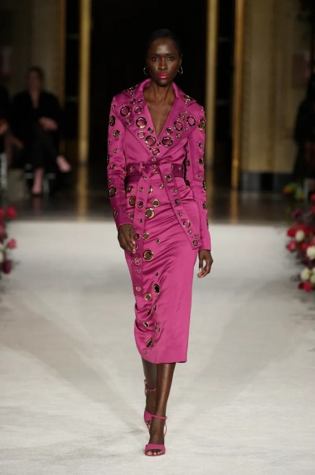 Коллекция Christian Siriano Ready-To-Wear Осень-Зима 2023 Коллекция Christian Siriano Ready-To-Wear Осень-Зима 2023