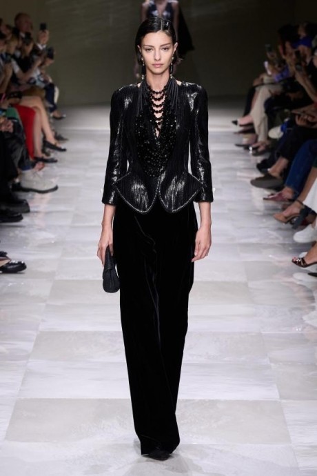 Высокая мода Giorgio Armani Privé Fall-Winter 2024/25 Высокая мода Giorgio Armani Privé Fall-Winter 2024/25