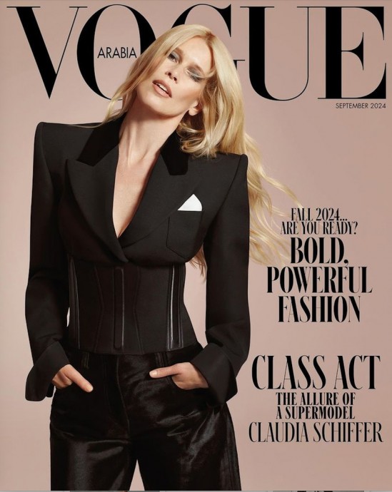 Клаудия Шиффер (Claudia Schiffer) в фотосессии для журнала Vogue Arabia (2024) Клаудия Шиффер (Claudia Schiffer) в фотосессии для журнала Vogue Arabia (2024)