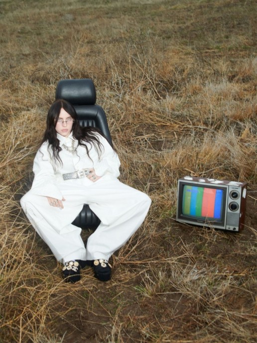 Билли Айлиш (Billie Eilish) в фотосессии для журнала Vogue UK (2025) Билли Айлиш (Billie Eilish) в фотосессии для журнала Vogue UK (2025)