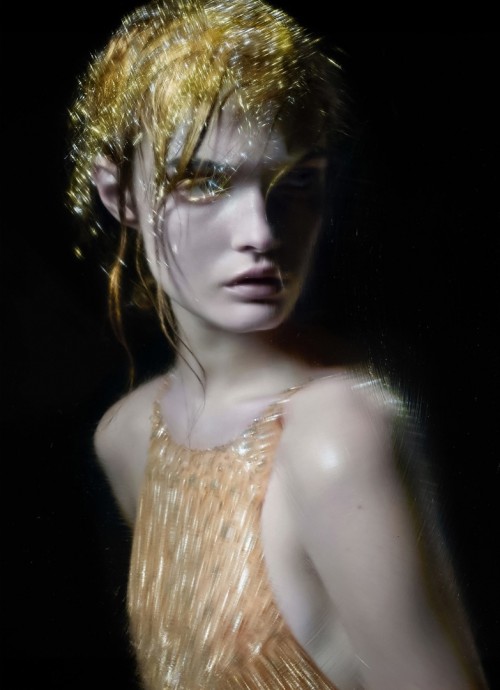 Лулу Тенни в Harper’s Bazaar Италия за апрель 2025