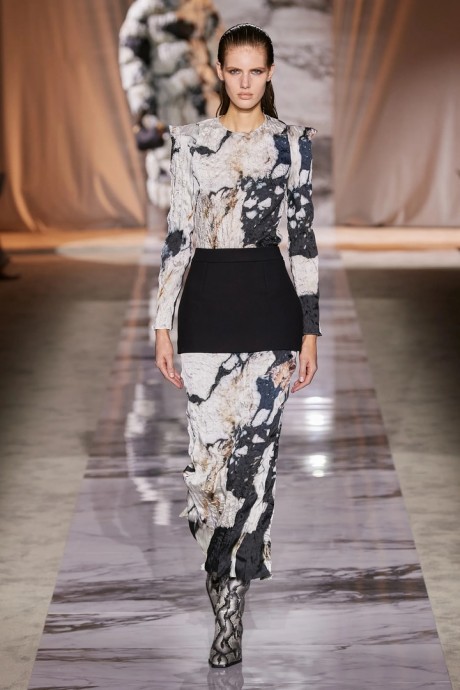 Обзор коллекции Roberto Cavalli Fall 2024 Ready-to-Wear Обзор коллекции Roberto Cavalli Fall 2024 Ready-to-Wear
