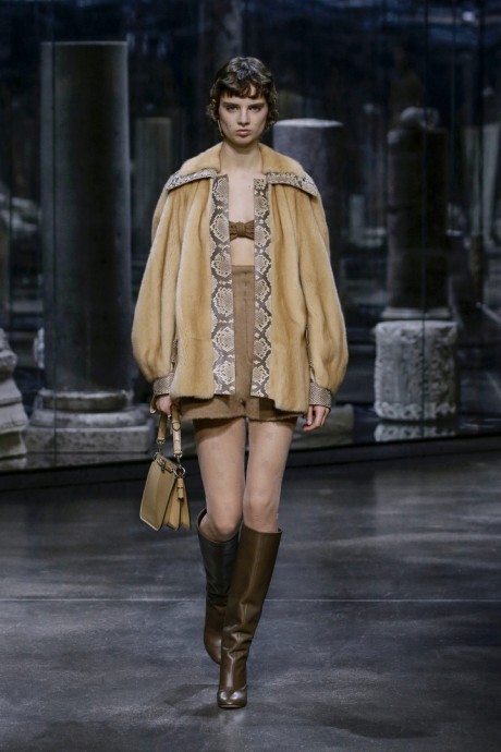 Коллекция Fendi Ready-To-Wear Осень-Зима 2021/2022