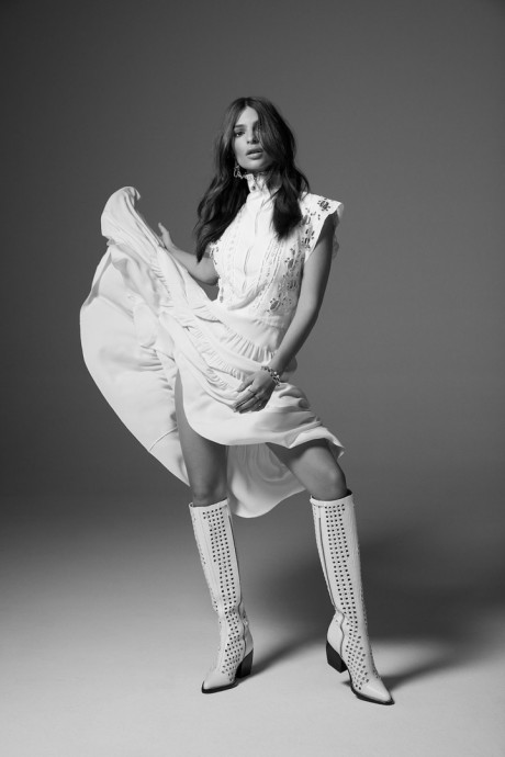 Эмили Ратаковски (Emily Ratajkowski) в фотосессии для журнала ELLE Australia