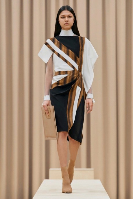 Коллекция Burberry Ready-To-Wear Осень-Зима 2021/2022