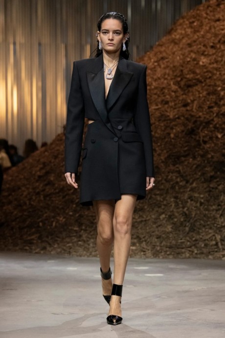 Коллекция Alexander McQueen Ready-To-Wear Осень-Зима 2022/2023 Коллекция Alexander McQueen Ready-To-Wear Осень-Зима 2022/2023