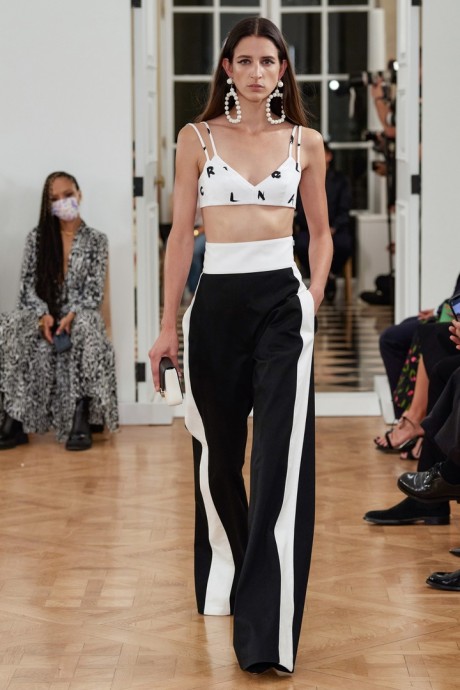 Коллекция Carolina Herrera Ready-To-Wear Весна-Лето 2022 Коллекция Carolina Herrera Ready-To-Wear Весна-Лето 2022