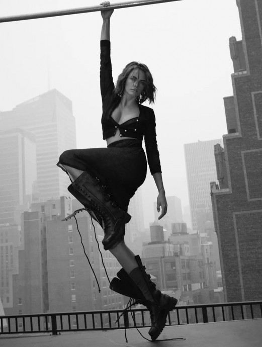 Кара Делевинь (Cara Delevingne) в фотосессии для журнала Elle UK (2023) Кара Делевинь (Cara Delevingne) в фотосессии для журнала Elle UK (2023)