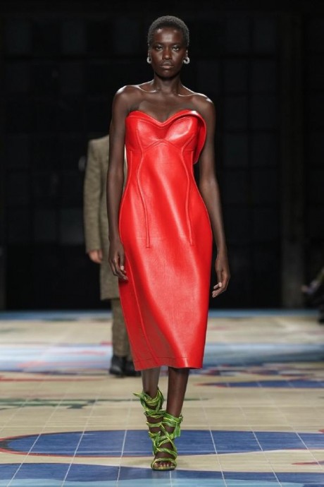 Коллекция Bottega Veneta Ready-To-Wear Весна-Лето 2024 Коллекция Bottega Veneta Ready-To-Wear Весна-Лето 2024