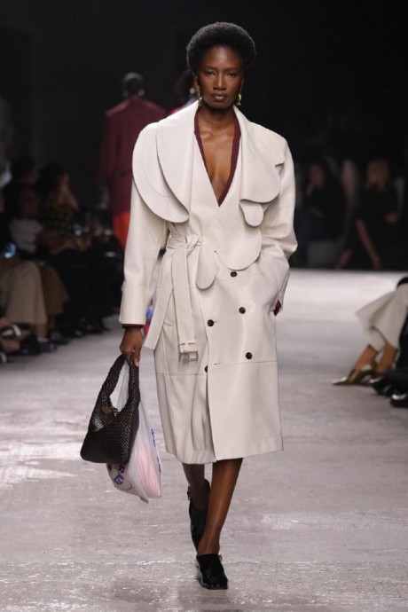 Коллекция Bottega Veneta Ready-To-Wear Весна-Лето 2025 Коллекция Bottega Veneta Ready-To-Wear Весна-Лето 2025