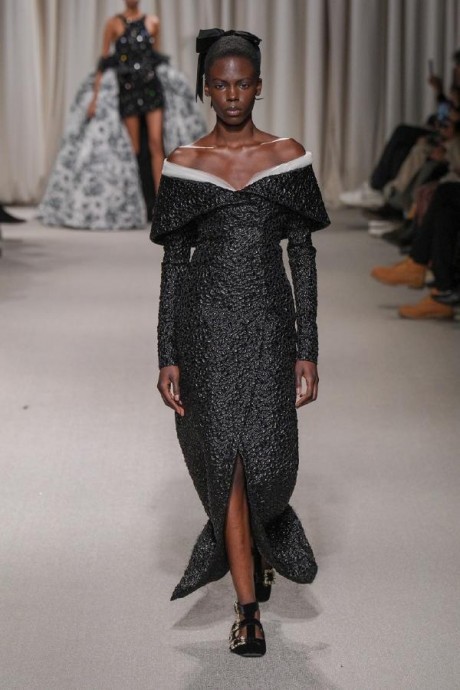 Коллекция Giambattista Valli Haute Couture Весна-Лето 2024 Коллекция Giambattista Valli Haute Couture Весна-Лето 2024