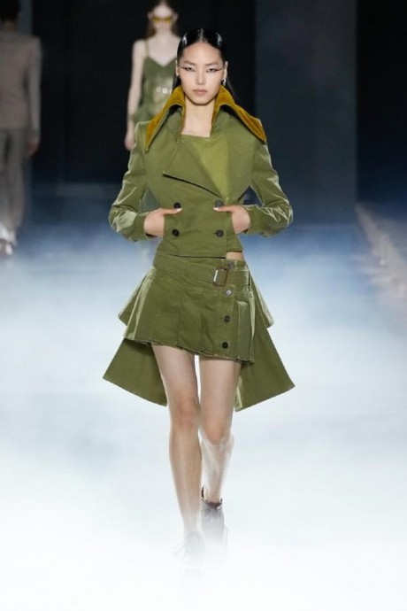 Коллекция Alexander McQueen Ready-To-Wear Весна-Лето 2025 Коллекция Alexander McQueen Ready-To-Wear Весна-Лето 2025