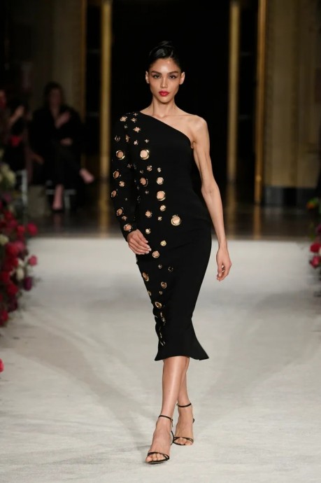 Коллекция Christian Siriano Ready-To-Wear Осень-Зима 2023 Коллекция Christian Siriano Ready-To-Wear Осень-Зима 2023