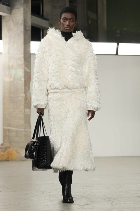 Коллекция Gabriela Hearst Ready-To-Wear Осень-Зима 2025-2026 Коллекция Gabriela Hearst Ready-To-Wear Осень-Зима 2025-2026