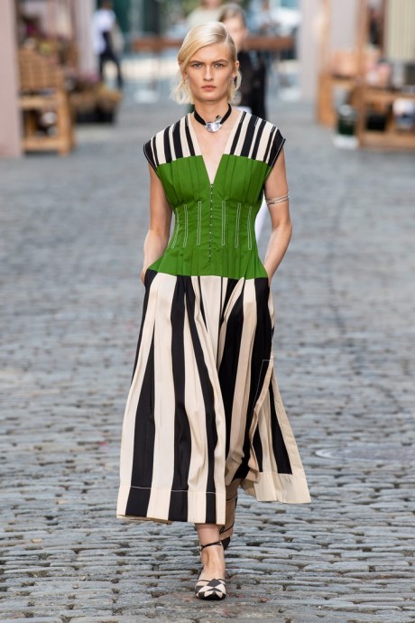 Коллекция Tory Burch Ready-To-Wear Весна-Лето 2022