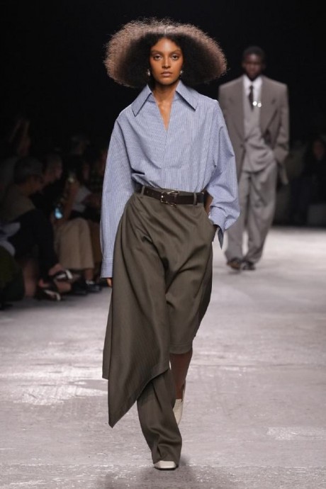 Коллекция Bottega Veneta Ready-To-Wear Весна-Лето 2025 Коллекция Bottega Veneta Ready-To-Wear Весна-Лето 2025
