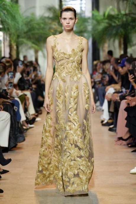 Коллекция Elie Saab Ready-To-Wear Весна-Лето 2025 Коллекция Elie Saab Ready-To-Wear Весна-Лето 2025