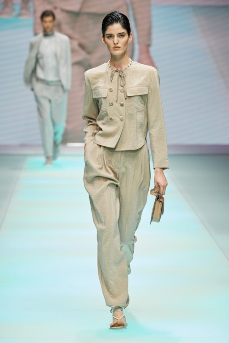 Коллекция Emporio Armani Ready-To-Wear Весна-Лето 2022 Коллекция Emporio Armani Ready-To-Wear Весна-Лето 2022
