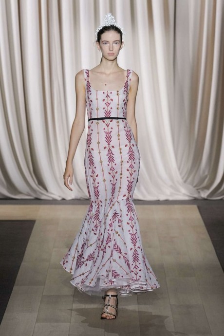 Коллекция Giambattista Valli Ready-To-Wear Весна-Лето 2024 Коллекция Giambattista Valli Ready-To-Wear Весна-Лето 2024