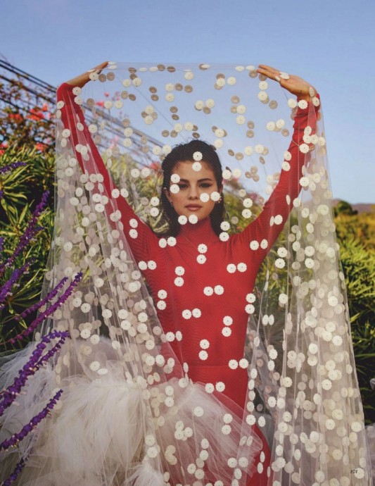 Селена Гомес (Selena Gomez) в фотосессии для журнала Vogue Mexico Селена Гомес (Selena Gomez) в фотосессии для журнала Vogue Mexico