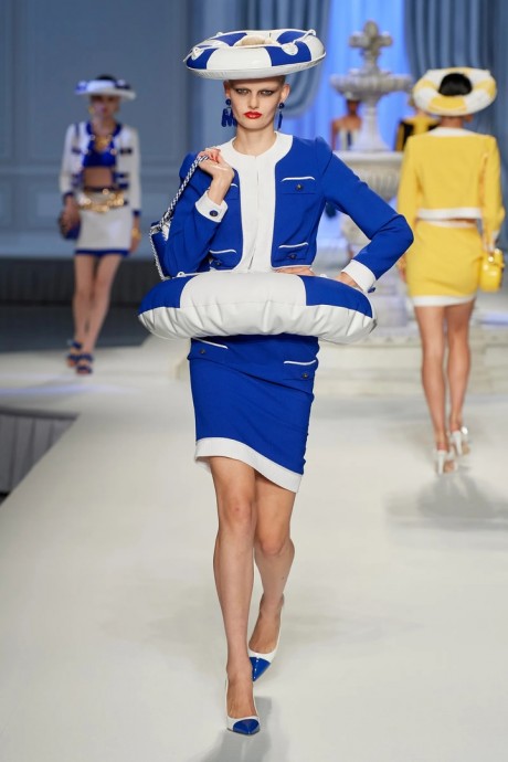 Коллекция Moschino Ready-To-Wear Весна-Лето 2023