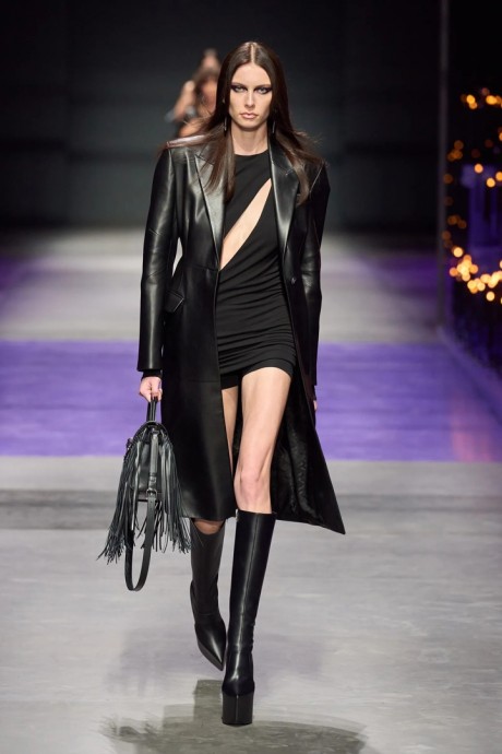 Коллекция Versace Ready-To-Wear Весна-Лето 2023