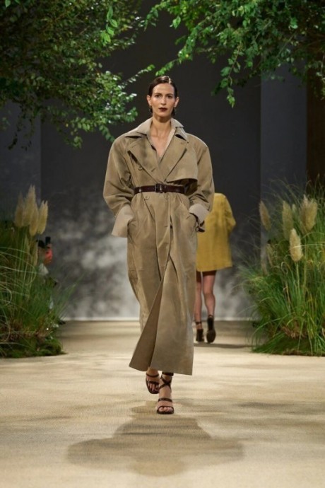 Max Mara весна-лето 2024 в рамках Недели моды в Милане