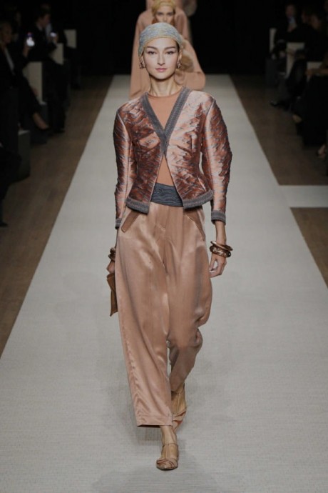 Коллекция Giorgio Armani Ready-To-Wear Весна-Лето 2025 Коллекция Giorgio Armani Ready-To-Wear Весна-Лето 2025