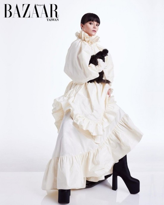 Кристина Риччи (Christina Ricci) в фотосессии для журнала Harper’s Bazaar Taiwan (2023) Кристина Риччи (Christina Ricci) в фотосессии для журнала Harper’s Bazaar Taiwan (2023)
