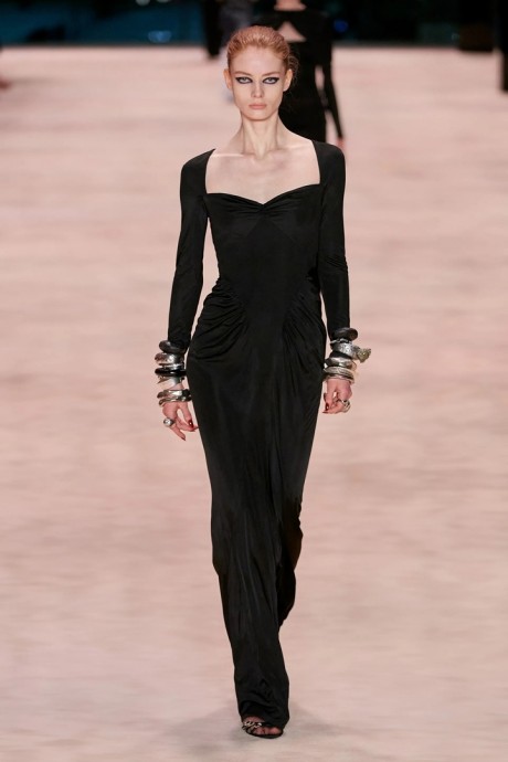 Коллекция Saint Laurent Ready-To-Wear Осень-Зима 2022/2023 Коллекция Saint Laurent Ready-To-Wear Осень-Зима 2022/2023