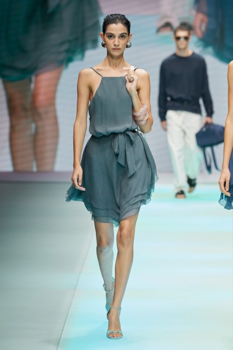 Коллекция Emporio Armani Ready-To-Wear Весна-Лето 2022 Коллекция Emporio Armani Ready-To-Wear Весна-Лето 2022