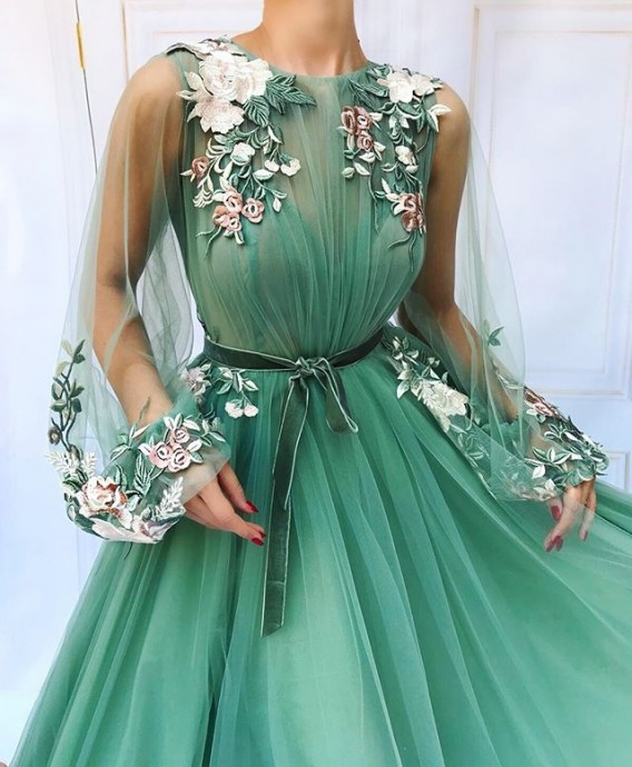 Прекрасные платья в зелёных оттенках