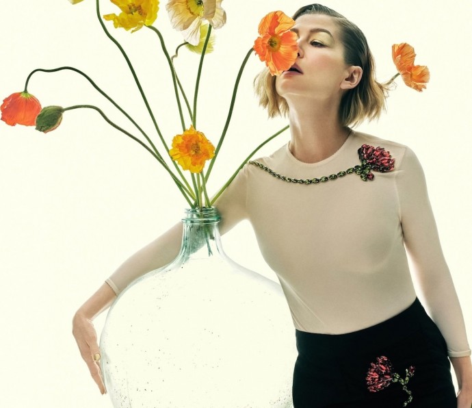 Розамунд Пайк (Rosamund Pike) в фотосессии для журнала Harper's Bazaar UK (2025) Розамунд Пайк (Rosamund Pike) в фотосессии для журнала Harper's Bazaar UK (2025)