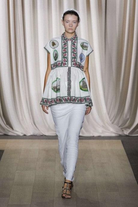 Коллекция Giambattista Valli Ready-To-Wear Весна-Лето 2024 Коллекция Giambattista Valli Ready-To-Wear Весна-Лето 2024