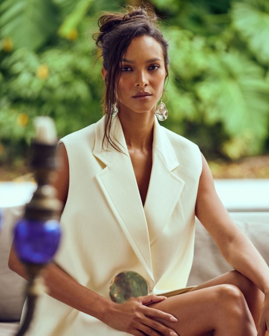 Лаис Рибейро (Lais Ribeiro) в фотосессии для журнала She Knows (2024)